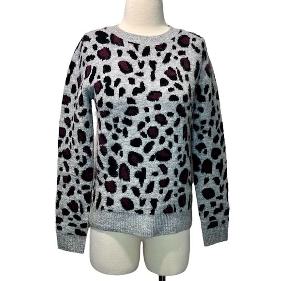 Halogen Snow Leopard Gray Red Crew Neck Sweater Size XS Wool Blend - Picture 1 of 5